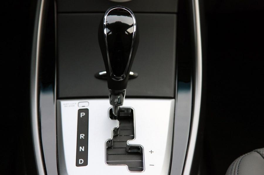  Hyundai Elantra Limited 2011 года  (фото 11 из 45)